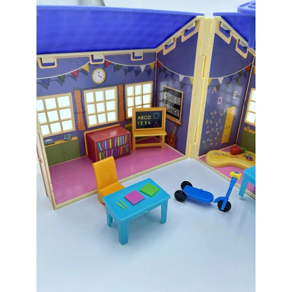 Fisher-Price bring classroom